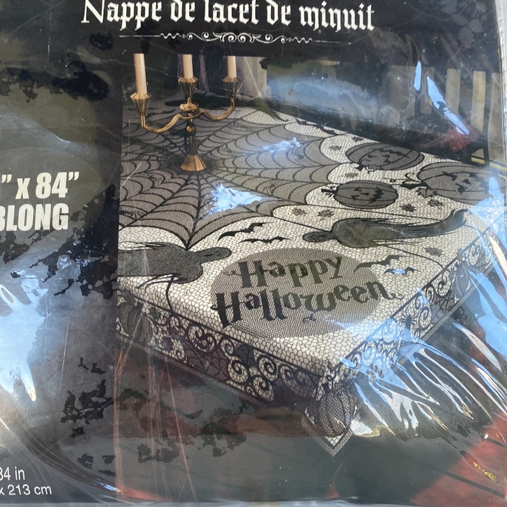 Like New Beautiful Well Made Midnight Black Lace Tablecover Halloween Decoration - Picture 5 of 9